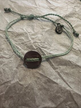NWOT Pura Vida Mint Green/Blue Braided Cord Bracelet with Arrow Disc